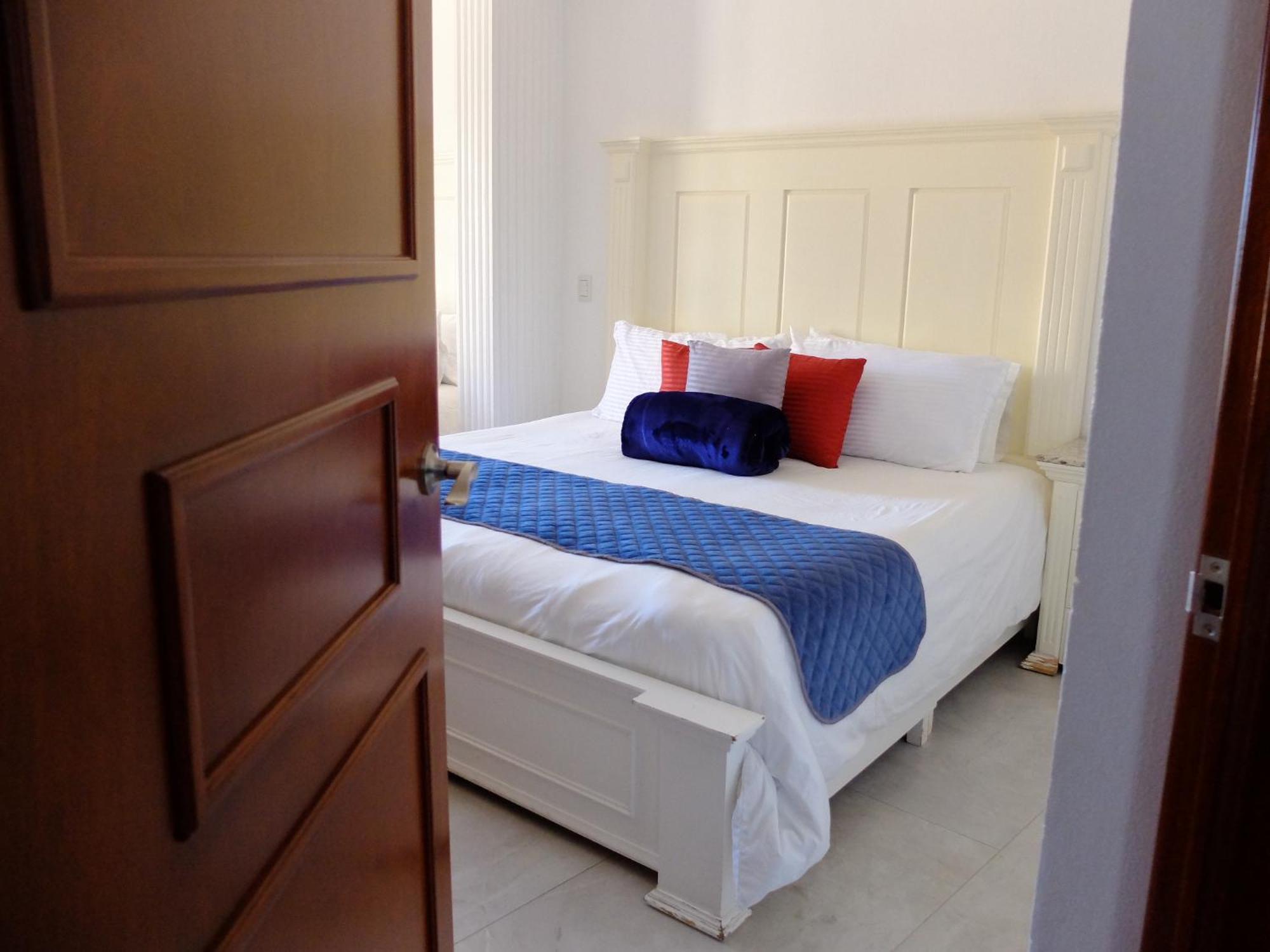 Hotel Estancia Real Tepatitlan de Morelos Bagian luar foto