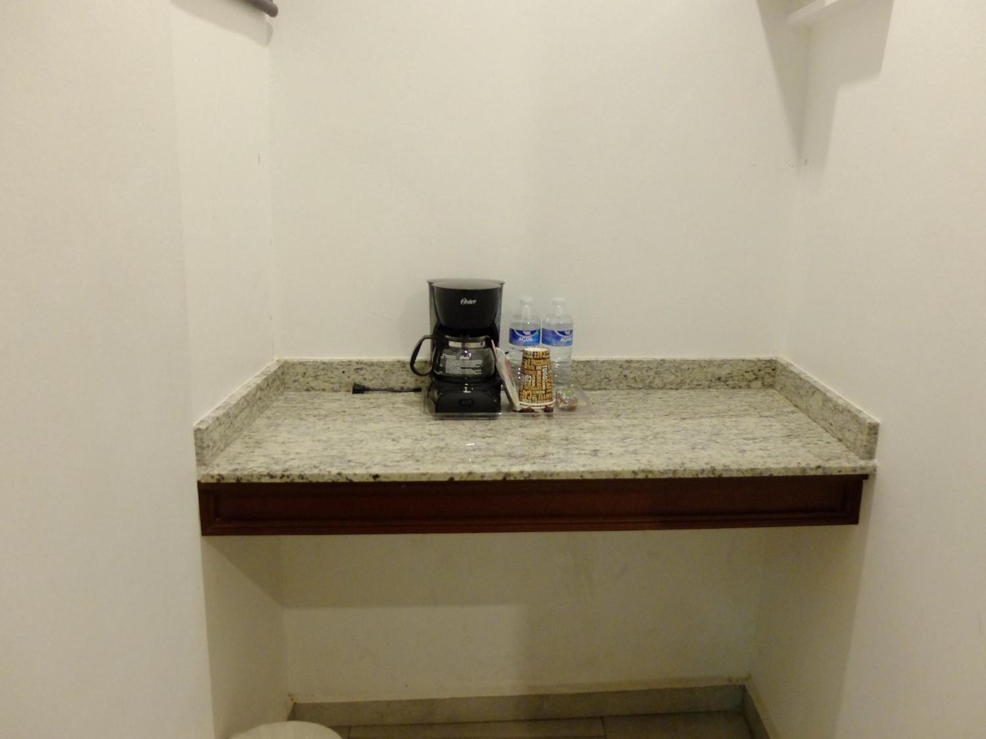 Hotel Estancia Real Tepatitlan de Morelos Bagian luar foto