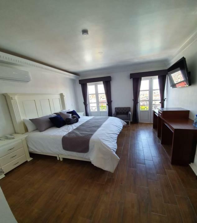 Hotel Estancia Real Tepatitlan de Morelos Bagian luar foto