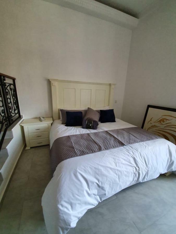 Hotel Estancia Real Tepatitlan de Morelos Bagian luar foto