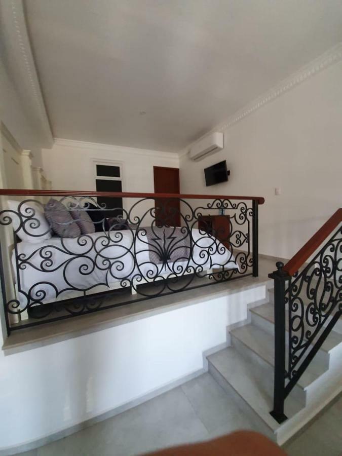Hotel Estancia Real Tepatitlan de Morelos Bagian luar foto